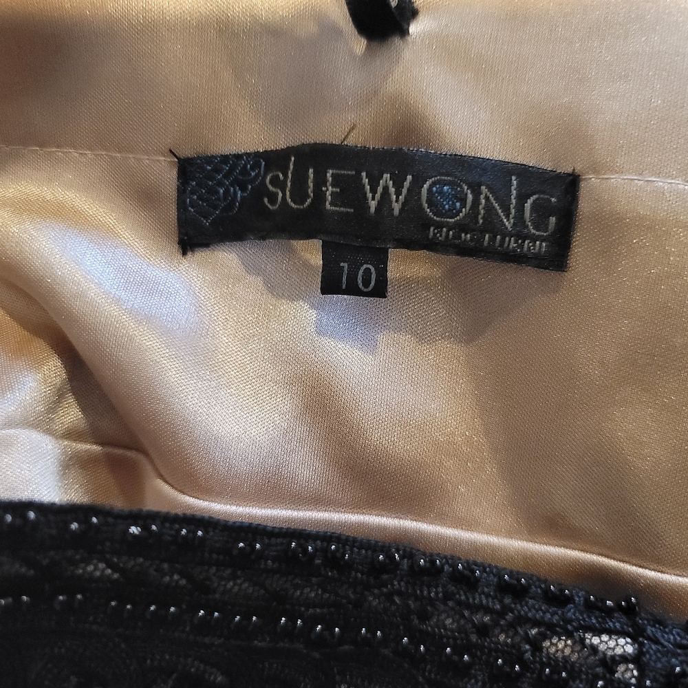 Elegant Black Beaded / Embroidered Dress - Picture 2 of 7